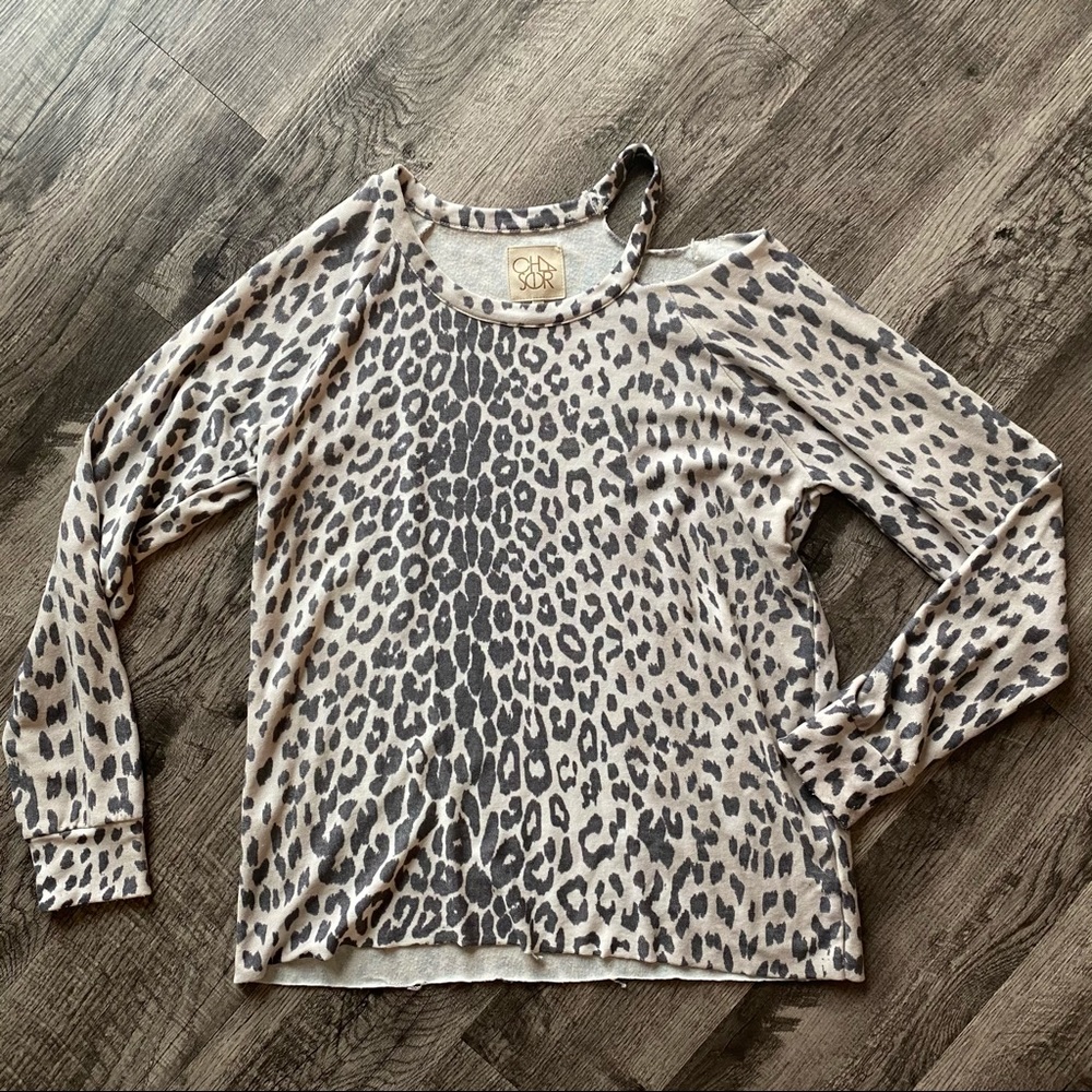 CHASER | cutout leopard pullover - Picture 3 of 6